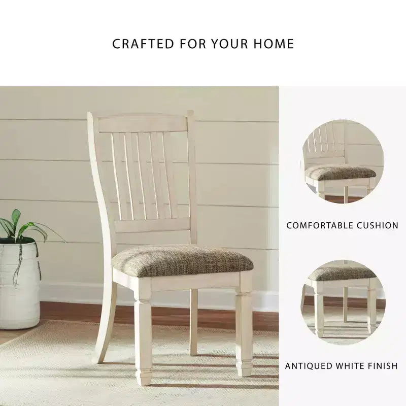 Lot de 2 chaises de salle à manger rembourrées à dossier droit, coloris blanc antique, finition chêne texturé